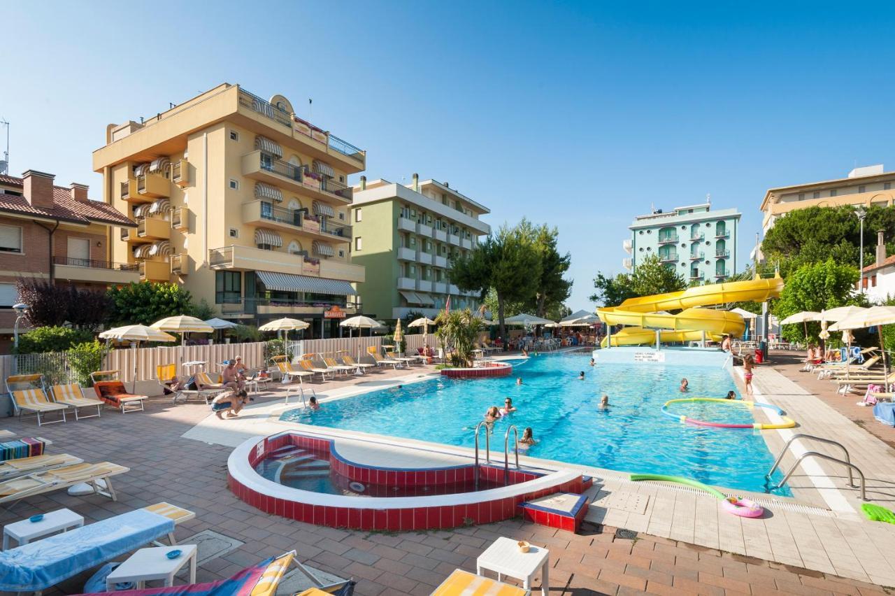 Hotel Caravel B&B Misano Adriatico Dış mekan fotoğraf