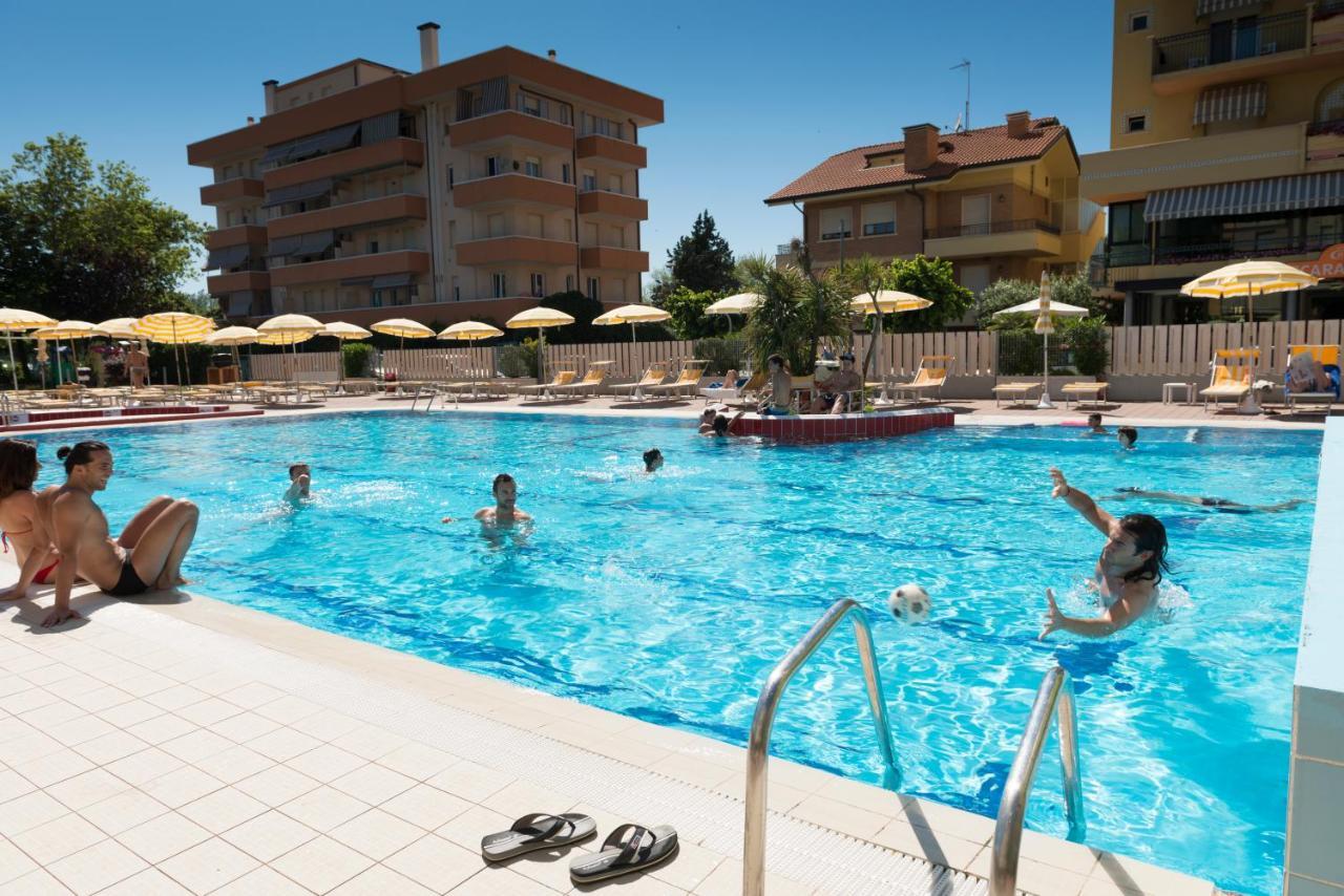 Hotel Caravel B&B Misano Adriatico Dış mekan fotoğraf