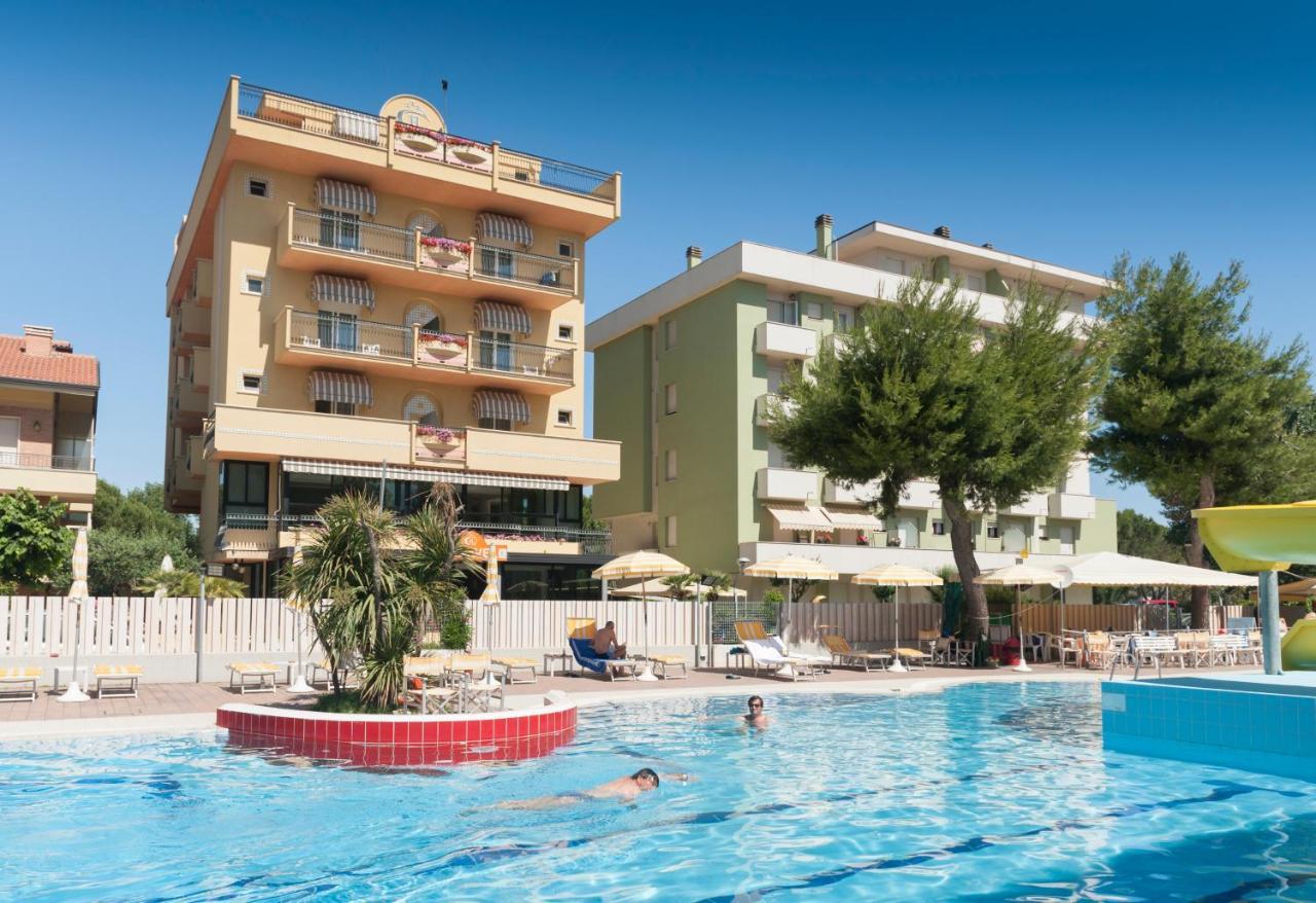 Hotel Caravel B&B Misano Adriatico Dış mekan fotoğraf