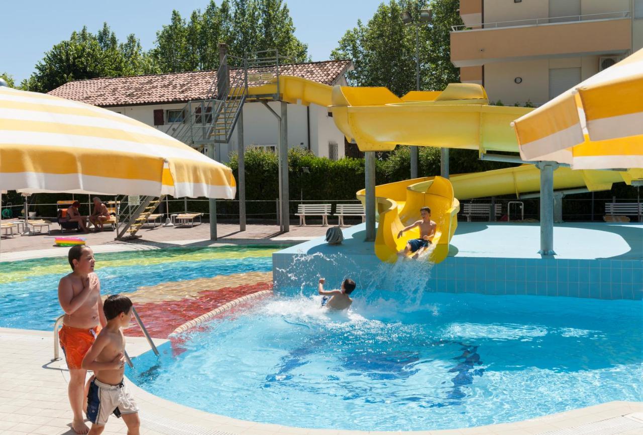 Hotel Caravel B&B Misano Adriatico Dış mekan fotoğraf