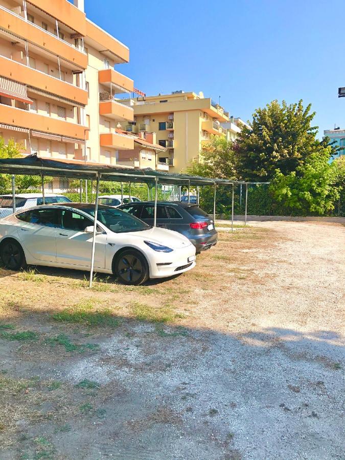 Hotel Caravel B&B Misano Adriatico Dış mekan fotoğraf